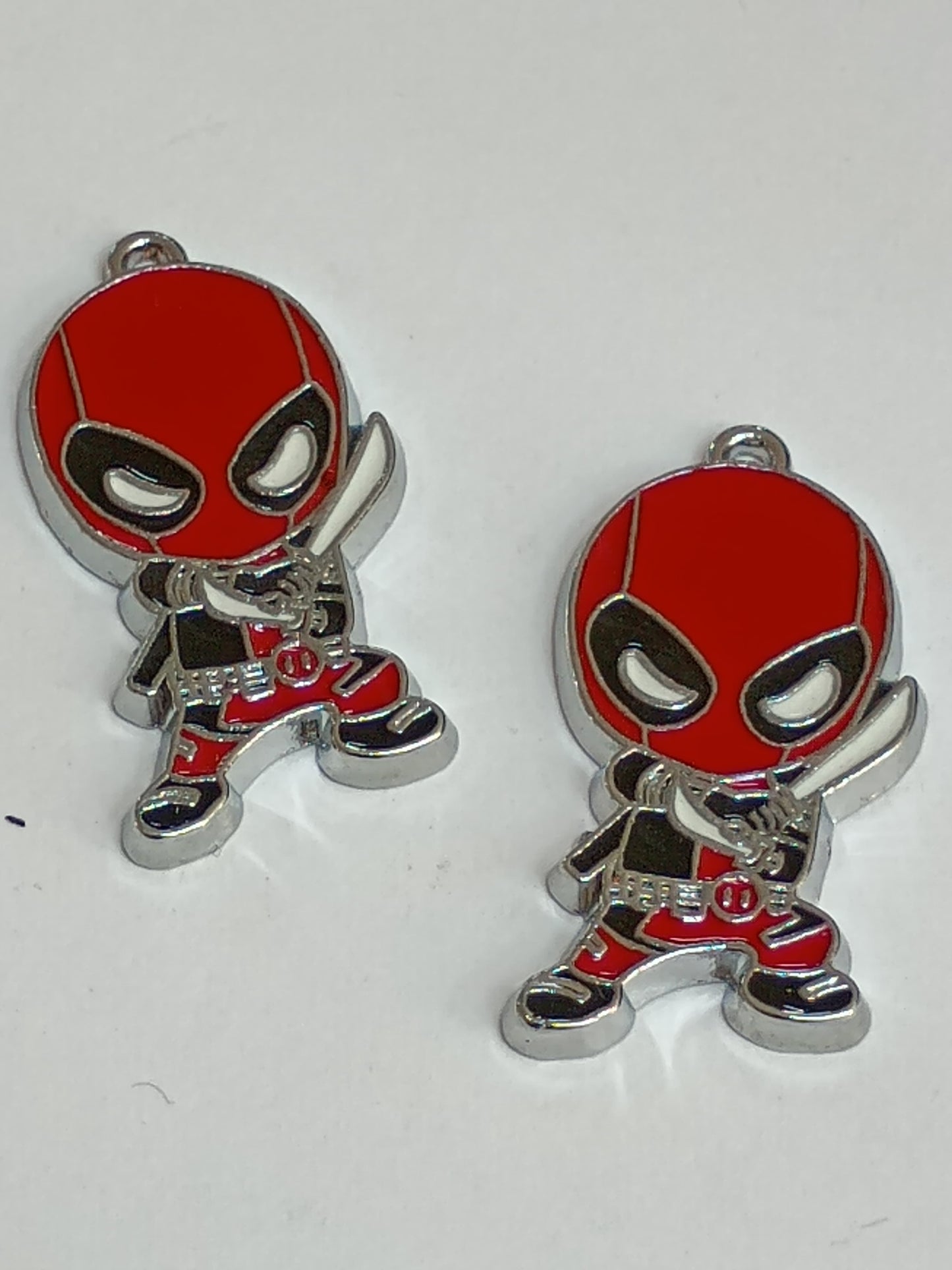 DIJE DEADPOOL ESMALTADO