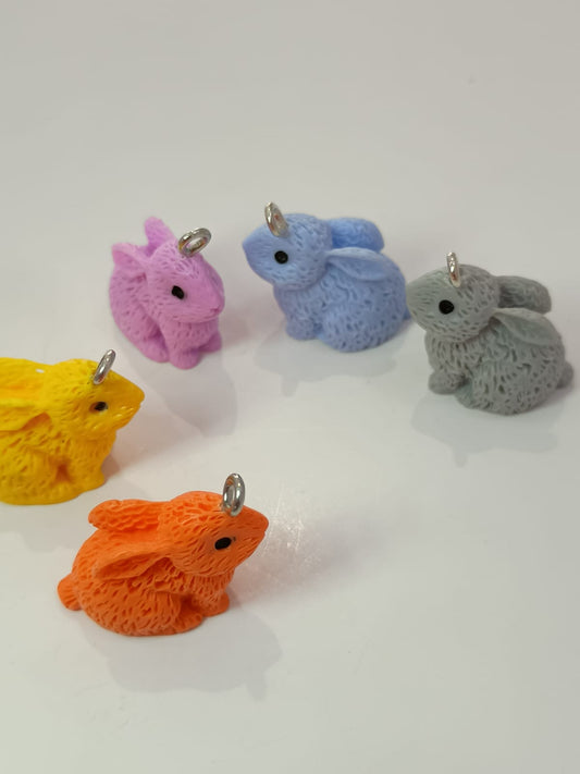 DIJE CONEJITOS DE COLORES